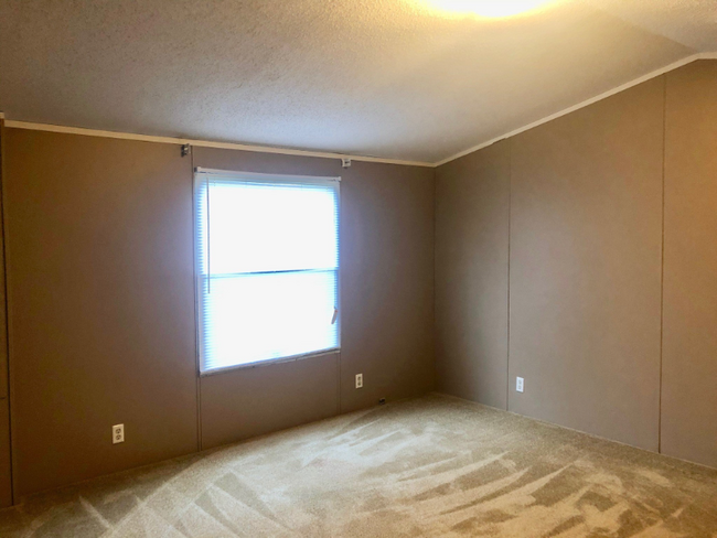Building Photo - 207 Campus Dr