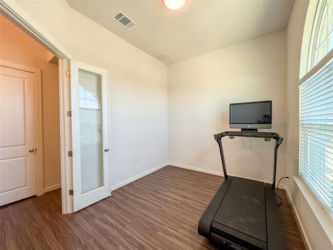 Foto del edificio - 249 Heartleaf Rd