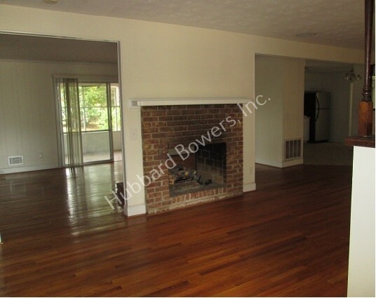 Building Photo - 3100 Downes Grove Rd