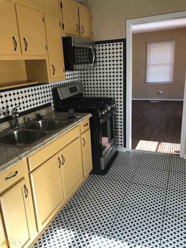 Foto del edificio - 1365 Beecher St SW