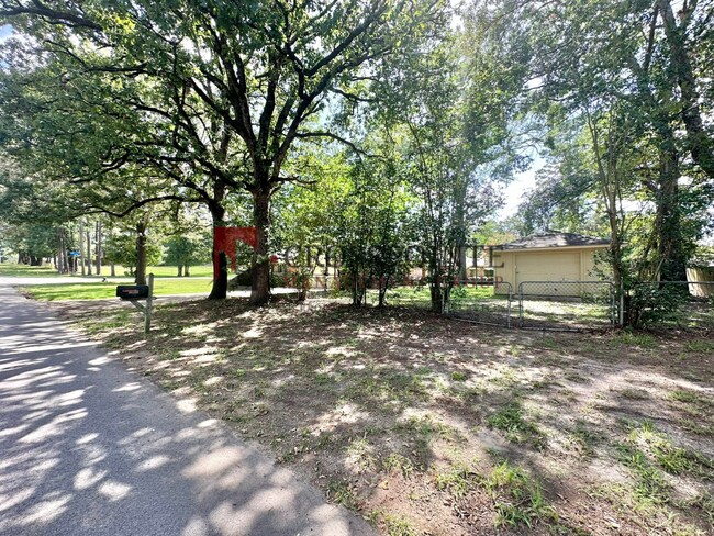 Foto del edificio - COMING SOON! 3 Bedroom 2 Bath in Flint!