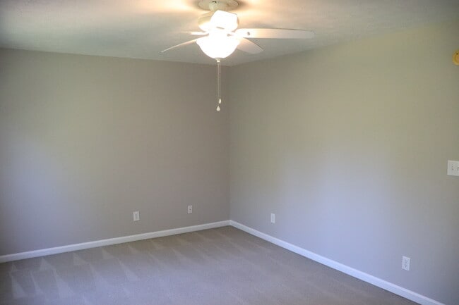 Building Photo - 120 Mulberry Cir