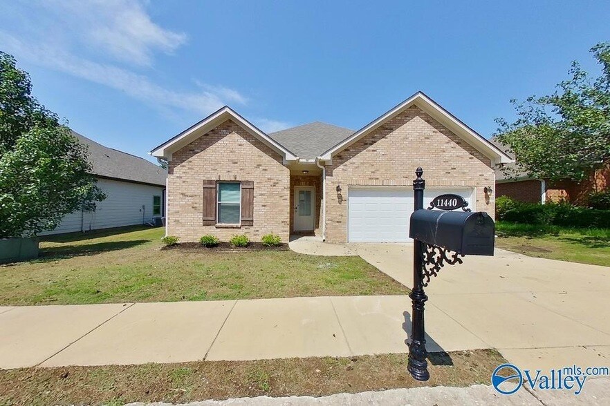 Foto principal - 11440 Crimson Ridge Rd