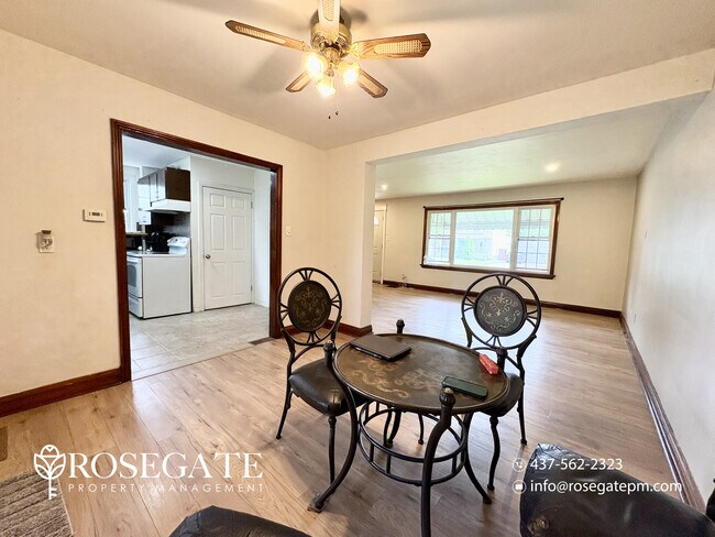 Building Photo - Charming 3-Bedroom Detached Home with Garage & Backyard – Niagara Falls