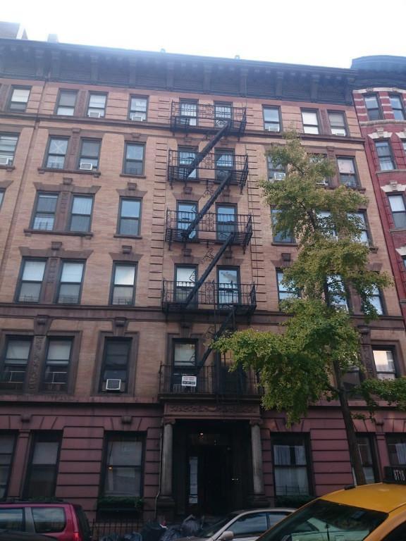 Building Photo - 340 E 18th St