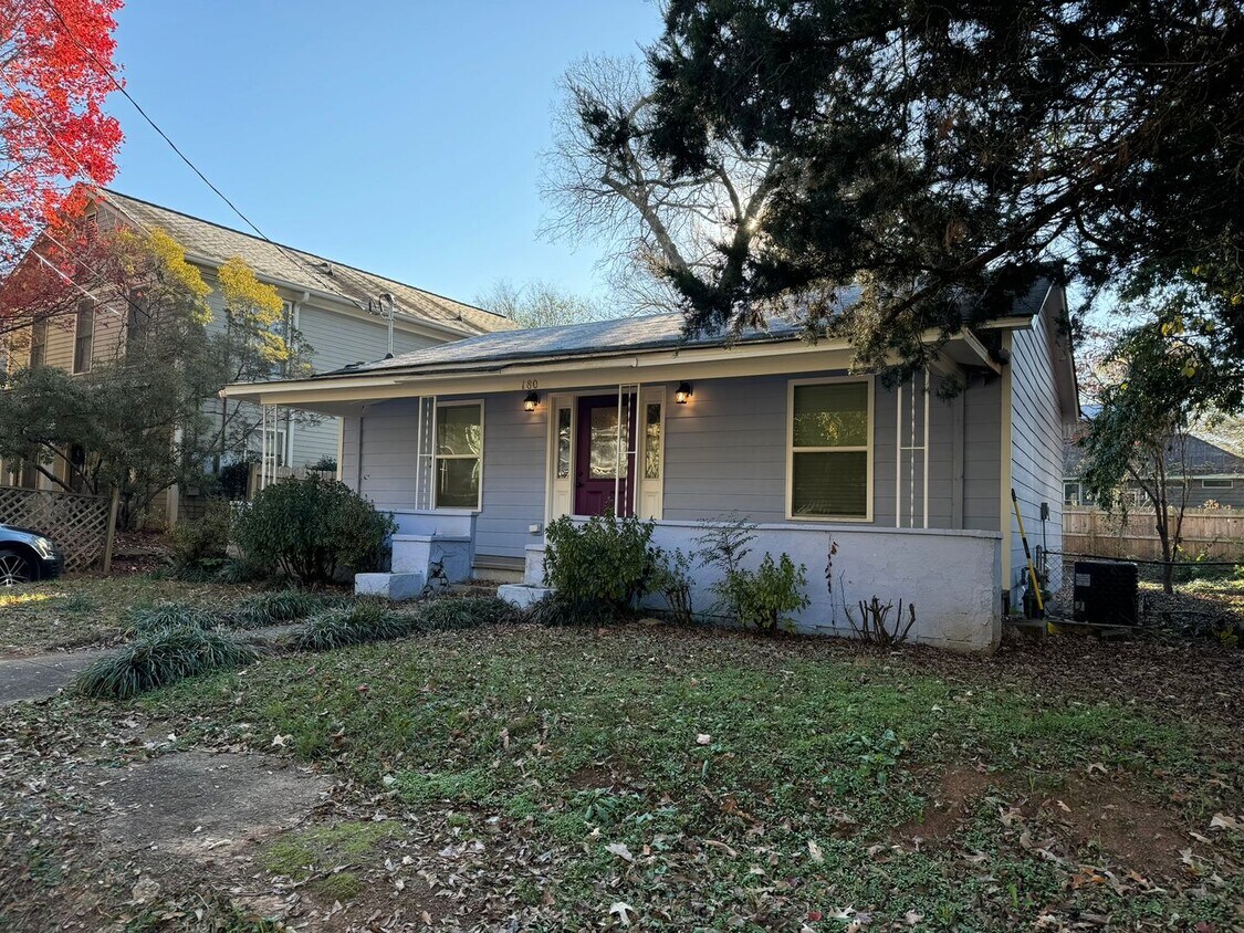 Primary Photo - Charming Normaltown 2 Bedroom Standalone H...