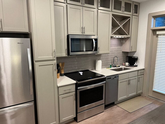 Building Photo - 13303 Ballantyne Corporate Pl