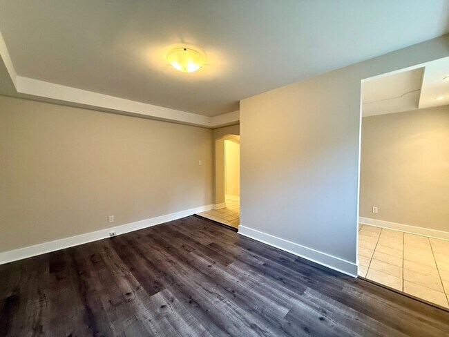 Building Photo - 3 Webber Ave