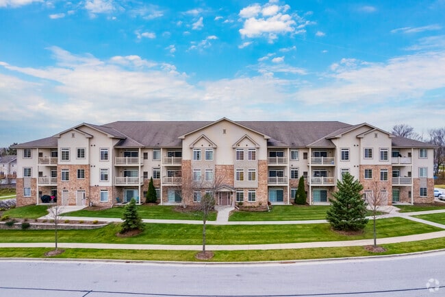 Building Photo - W197N16925 Stonewall Dr
