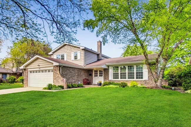Building Photo - 755 Sumac Rd