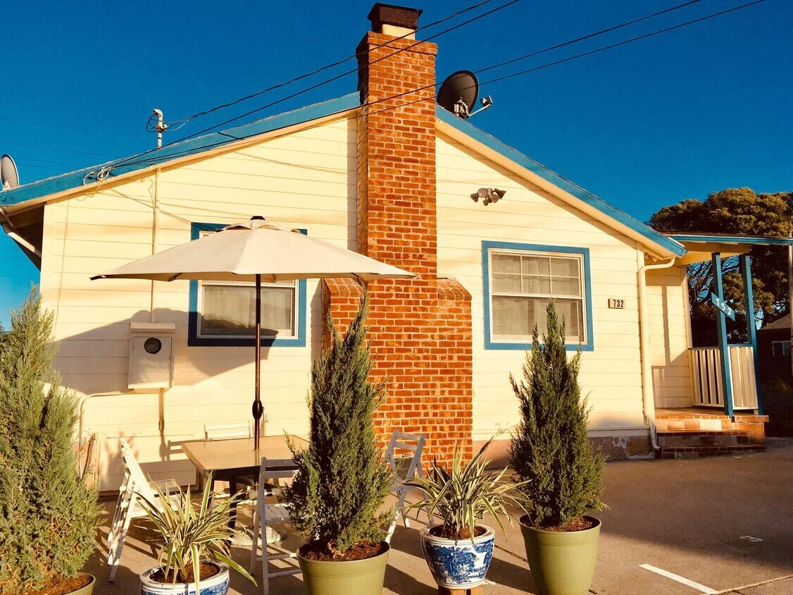 Primary Photo - 732 7th Ave