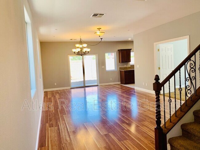 Building Photo - 6882 Majestic Palm Dr