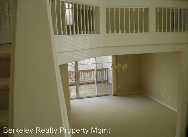 Building Photo - 122 Waters Edge Dr