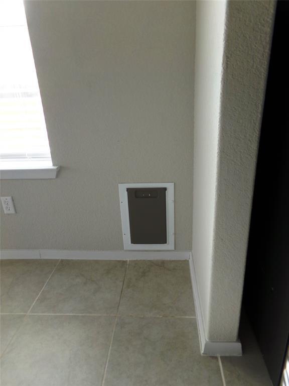 Building Photo - 127 Saranac Dr
