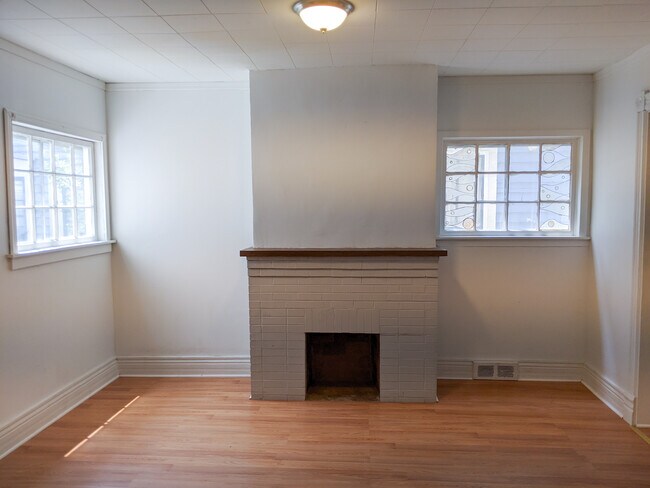 Building Photo - 301 Pennsylvania St