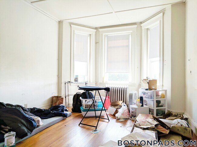 Building Photo - 1175 Boylston St