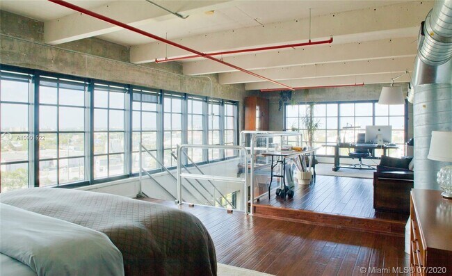 Building Photo - 1749 NE Miami Ct