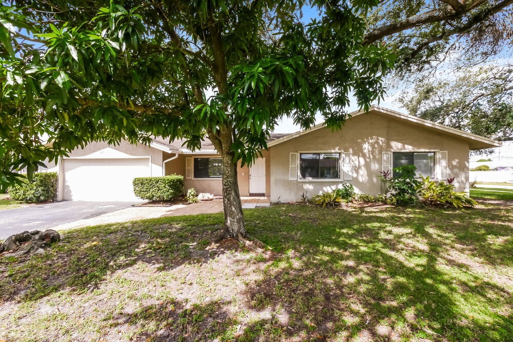 Foto principal - 6801 SW 43rd St