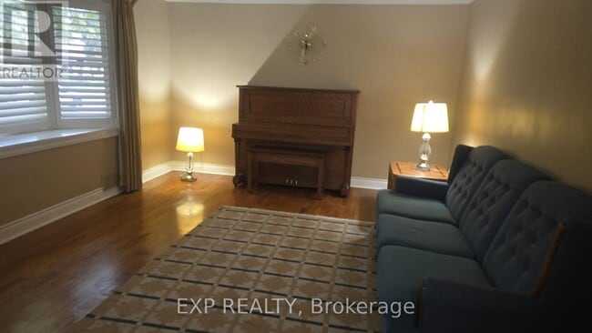 Photo du bâtiment - 535 Enfield Rd