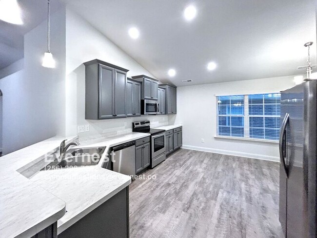 Building Photo - 118 Tybee Dr