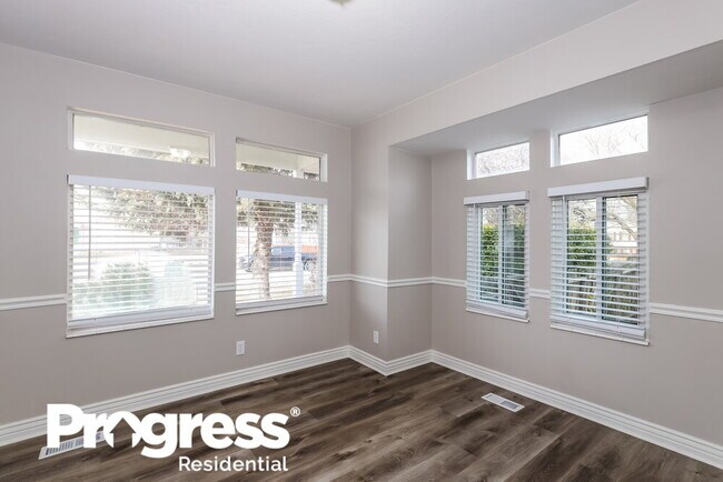 Building Photo - 7255 Nina Cir