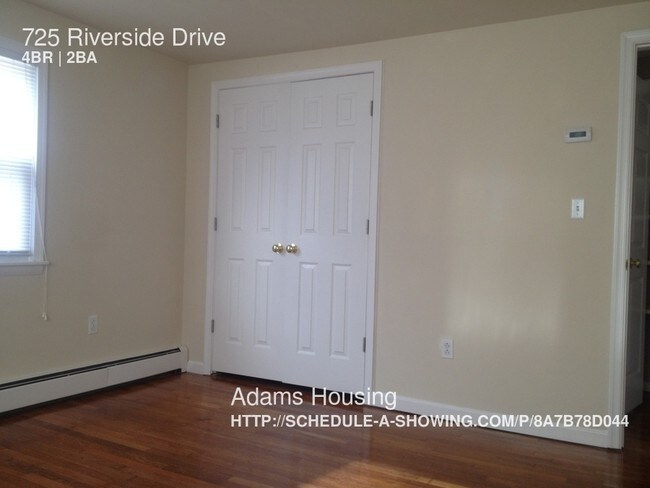 Building Photo - 725 Riverside Dr