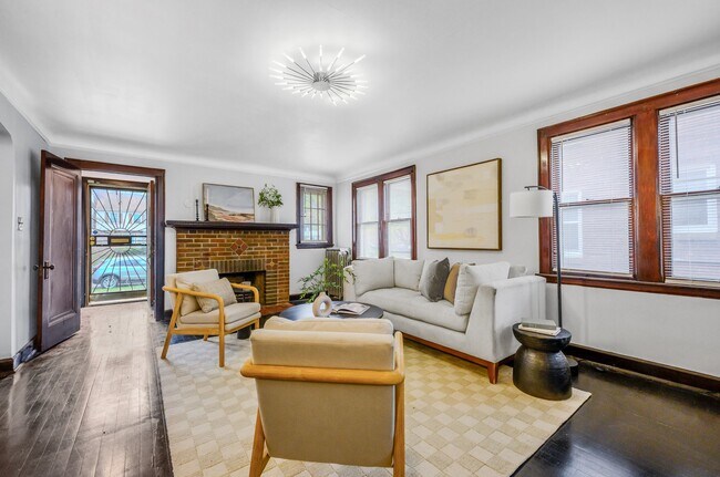 Foto del edificio - 14559 Rosemont Ave