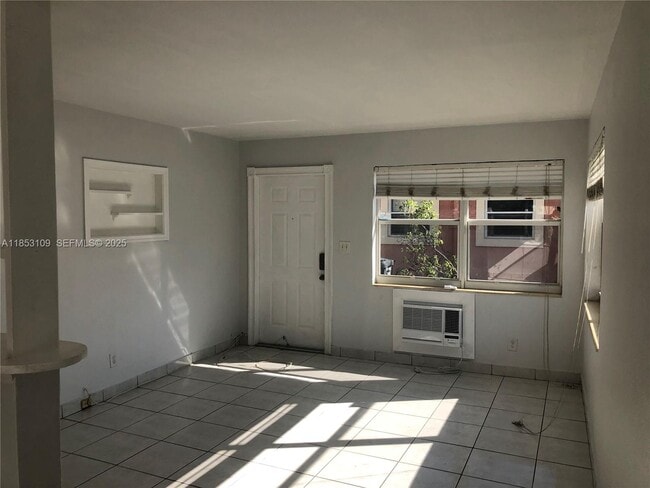 Building Photo - 1719 Lincoln St