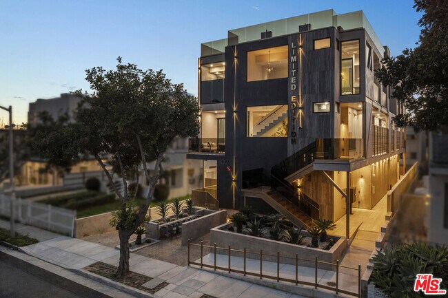 Foto del edificio - 1021 N Ogden Dr