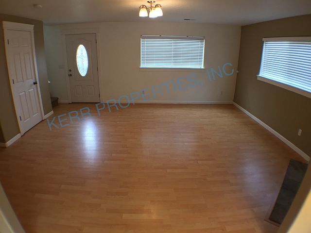 Foto del edificio - 655 SE 148th Ave