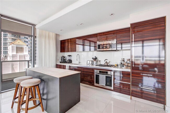 Building Photo - 3737 Collins Ave