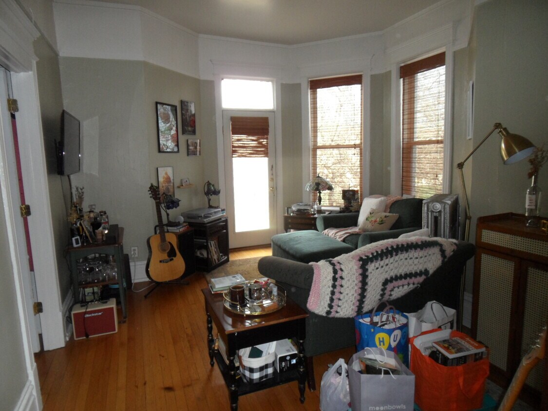 Primary Photo - 4025 N Greenview Ave
