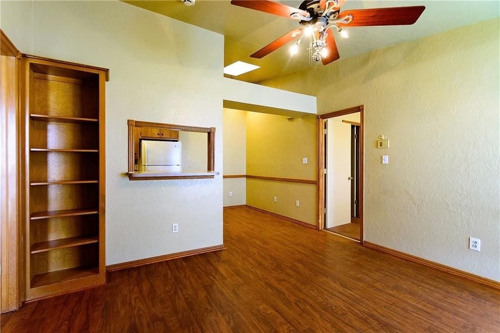 Primary Photo - 1000 Rambling Oaks Dr