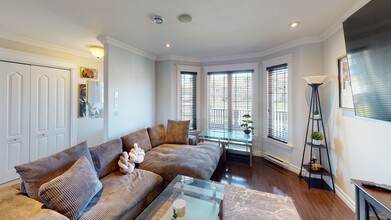 Building Photo - 105 Great Eastern Avenue