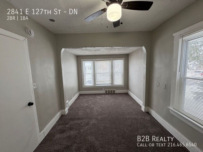 Foto del edificio - 2841 E 127th St