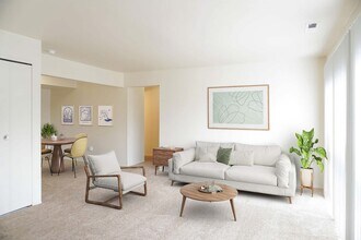 Interior Photo - Glencoe Hills