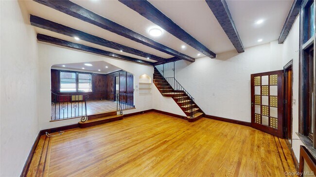 Foto del edificio - 90-09 68th Ave