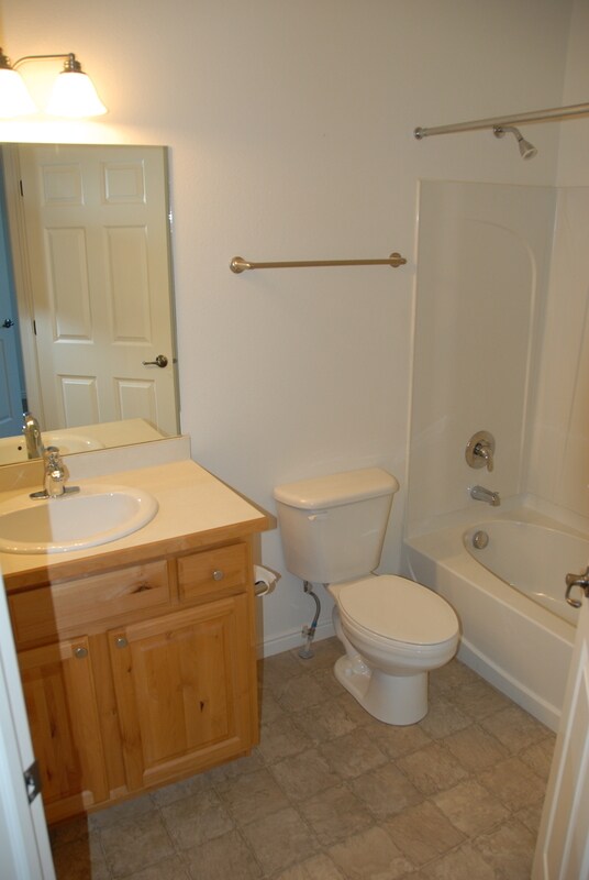 Primary Photo - 1555 W 50 N