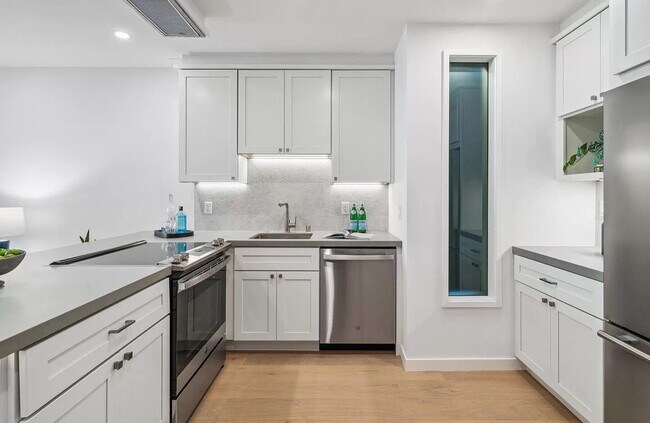 Foto del edificio - Contemporary Unit with High-End Features