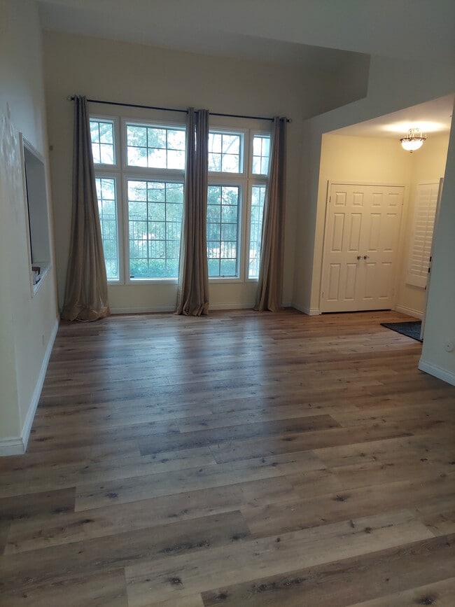 Building Photo - 1176 Amberton Ln