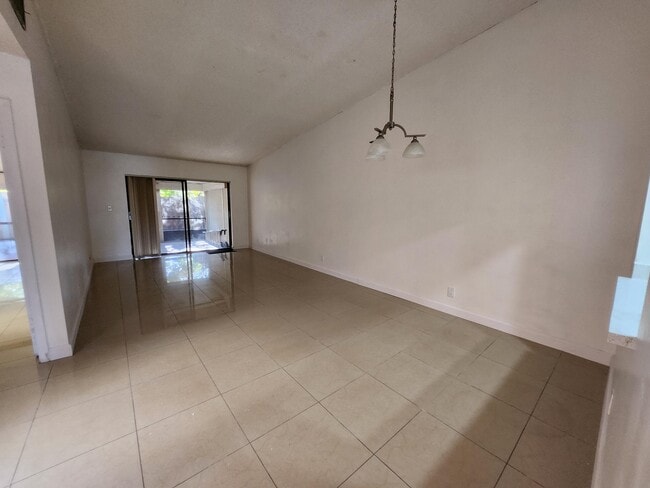 Foto del edificio - 903 NW 79th Terrace