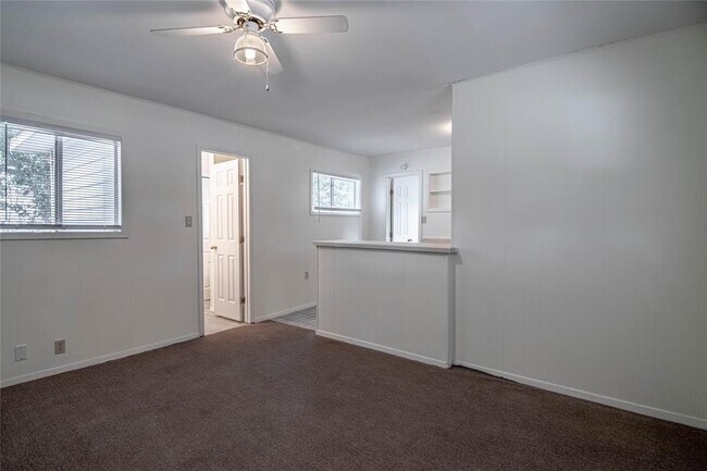 Building Photo - 137 Lee Ln