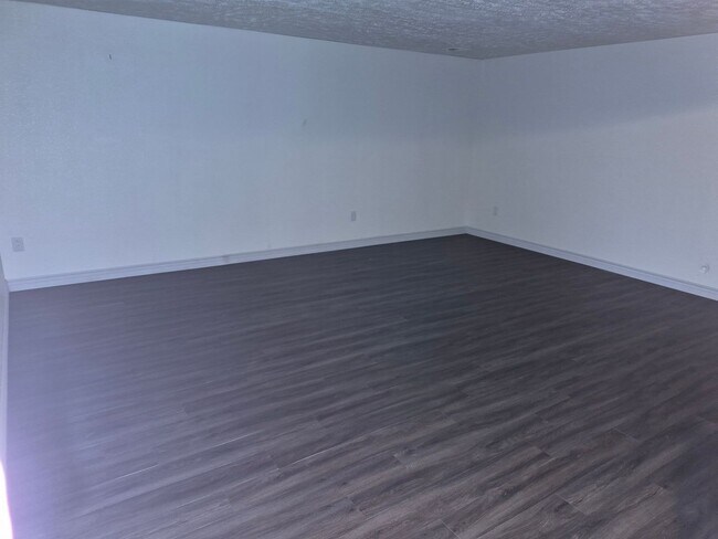 Foto del edificio - 5836 Ryewyck Dr