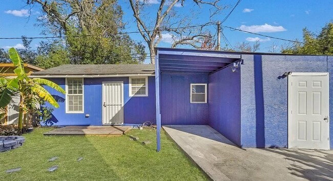 Foto del edificio - 824 E 39th St