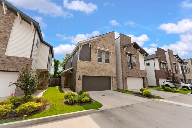 Foto del edificio - 5828 Francis Oak Ln