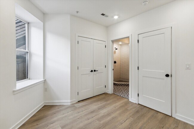 Foto del edificio - 1533 N Sydenham St