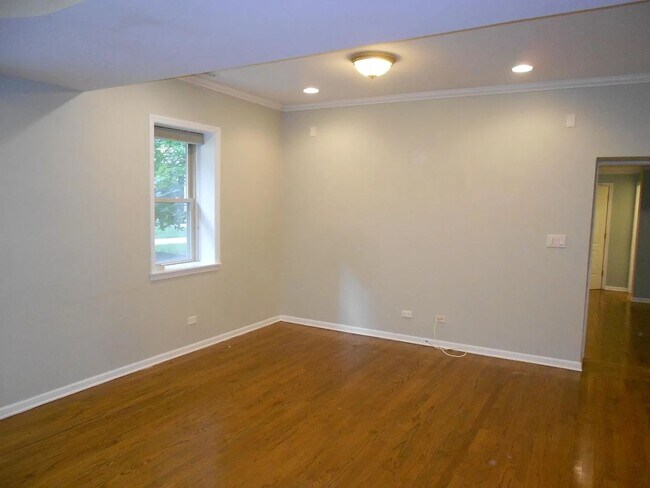 Foto del edificio - Spacious Apartment in Chicago (Roger's Park)