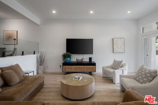 Foto del edificio - 17165 Palisades Cir