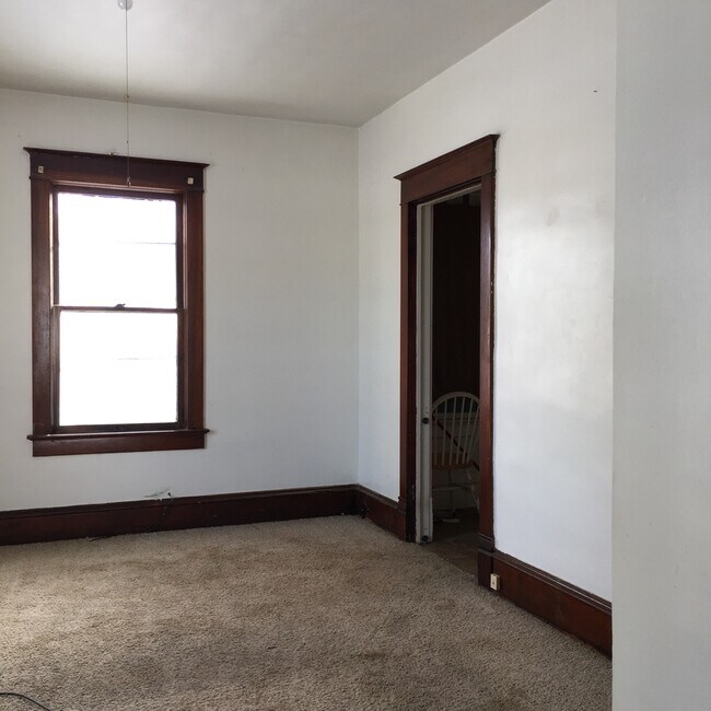 Foto del edificio - Corner lot with fenced yard!