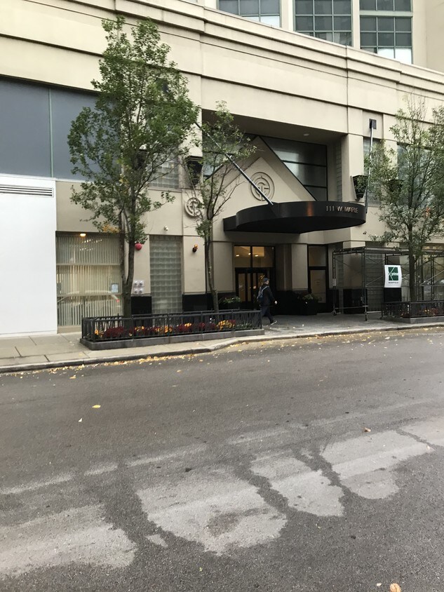 Foto principal - 111 W Maple St